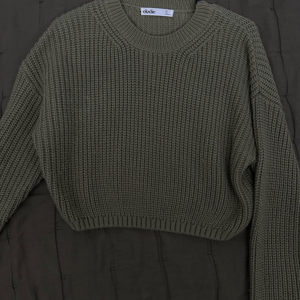 Cropped knitted sweater